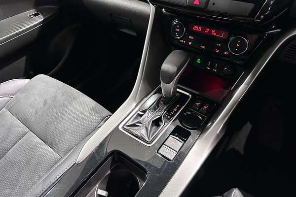 2023 Mitsubishi Eclipse Cross LS Black Edition YB
