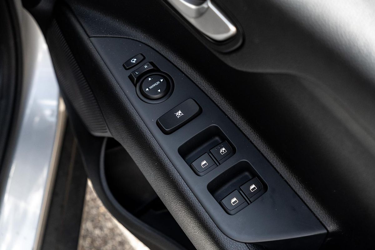 2024 Kia Stonic S YB