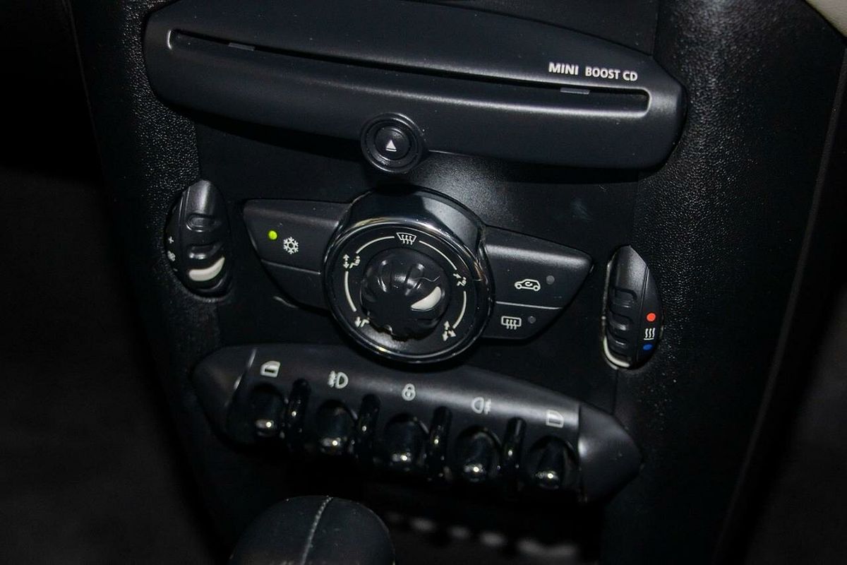 2011 MINI Hatch Cooper R56 LCI