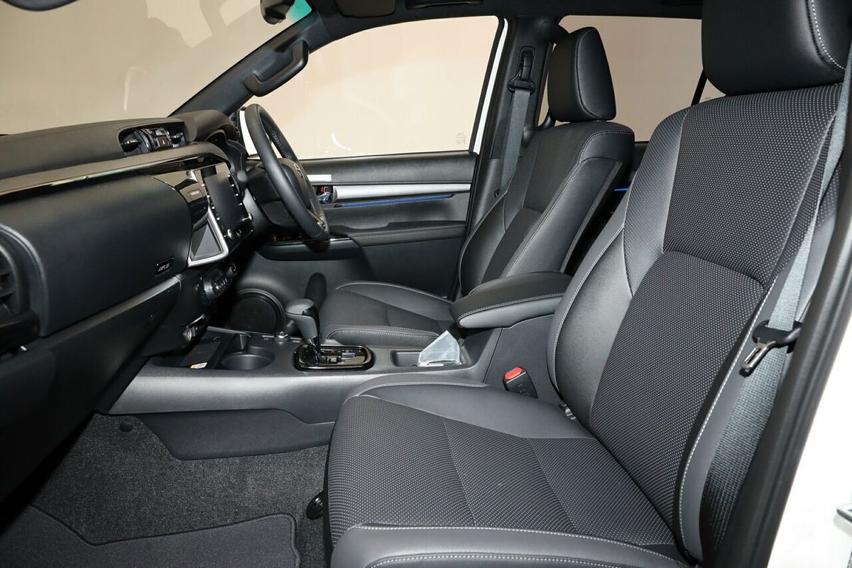 2024 Toyota Hilux Rogue 48V GUN126R 4X4