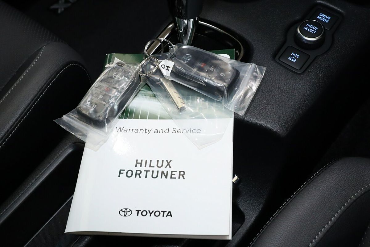 2024 Toyota Hilux Rogue 48V GUN126R 4X4