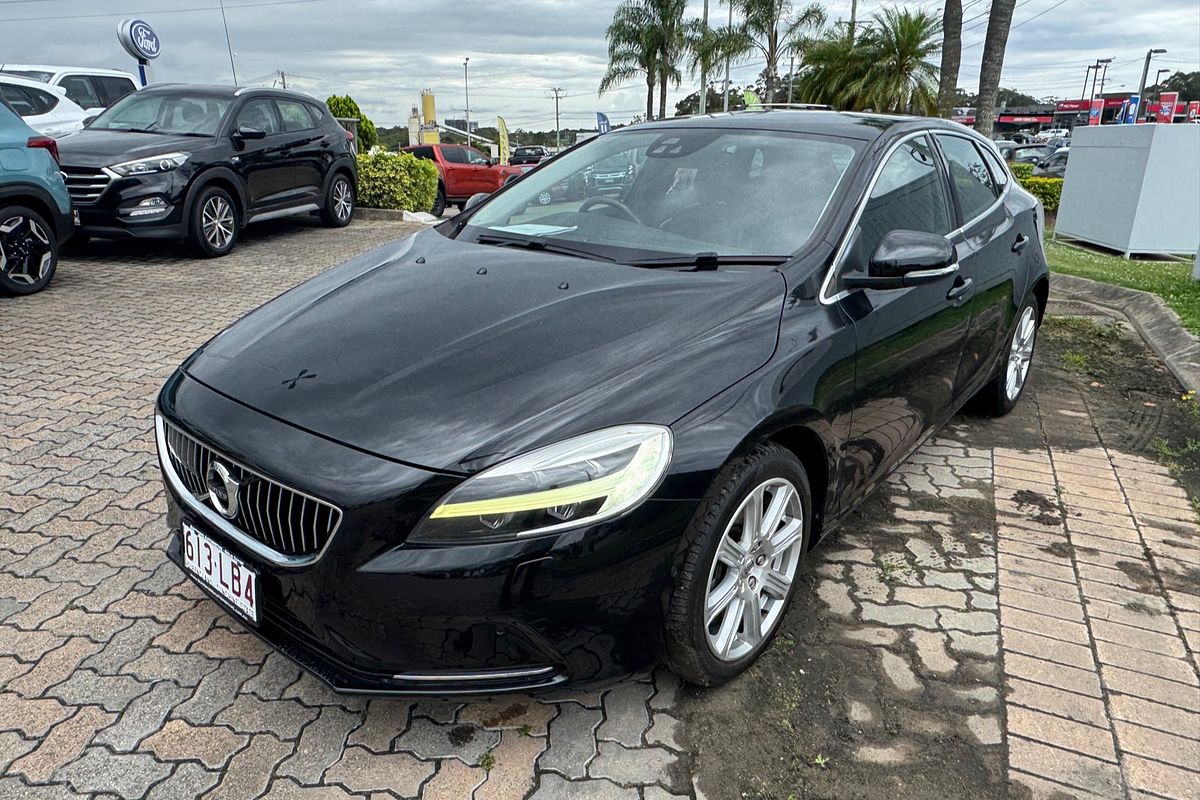 2016 Volvo V40 D4 Luxury