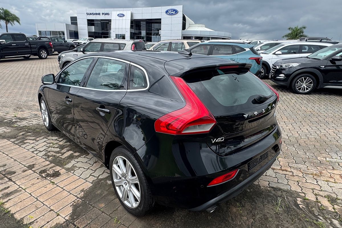 2016 Volvo V40 D4 Luxury
