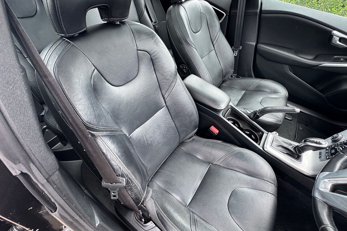 2016 Volvo V40 D4 Luxury