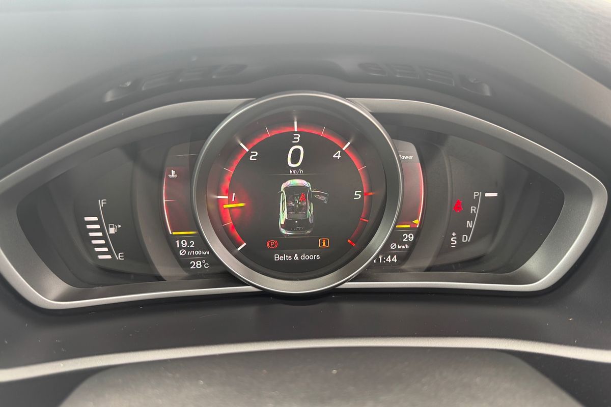 2016 Volvo V40 D4 Luxury