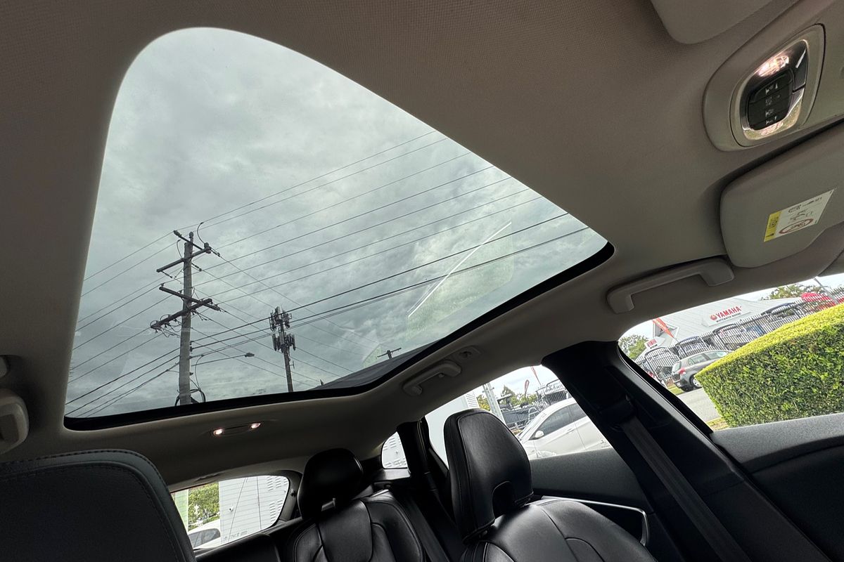 2016 Volvo V40 D4 Luxury