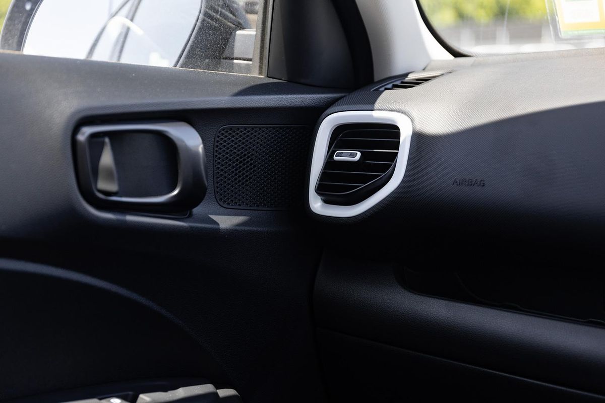 2024 Hyundai Venue Active QX.V5