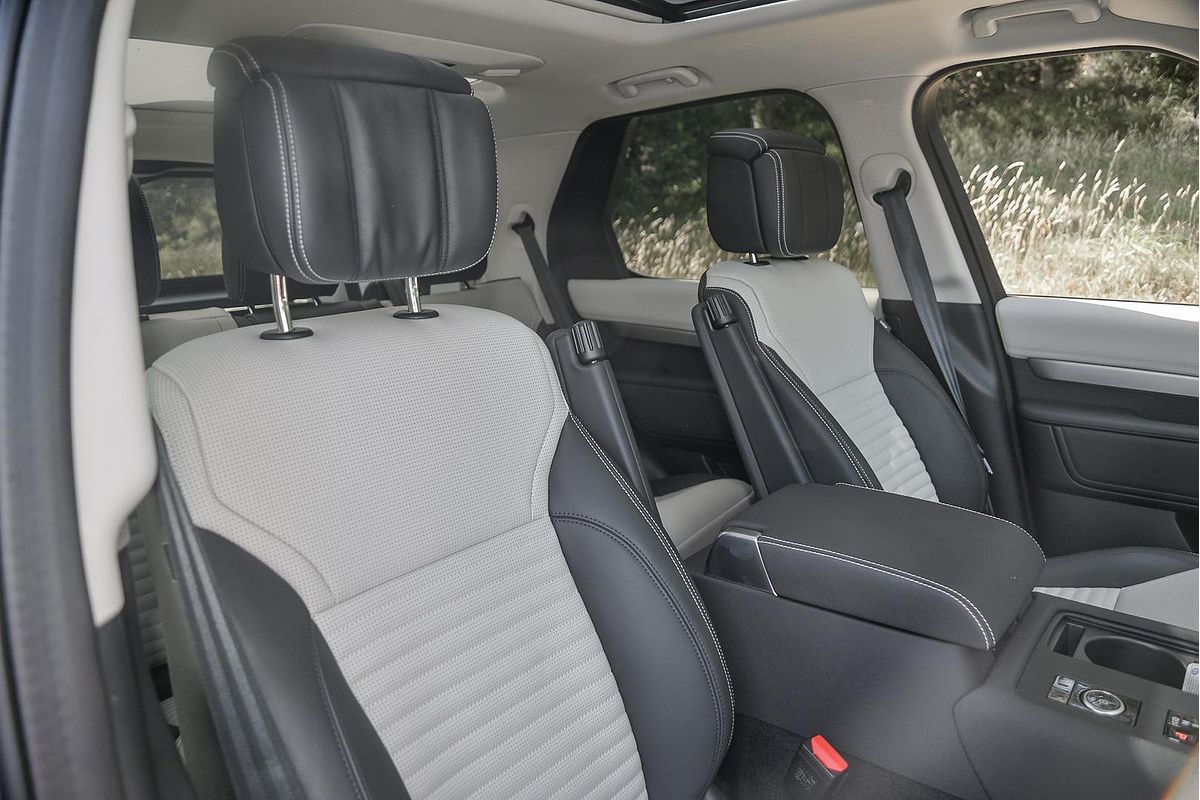 2024 Land Rover Discovery D350 Dynamic HSE Series 5