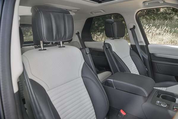 2024 Land Rover Discovery D350 Dynamic HSE Series 5