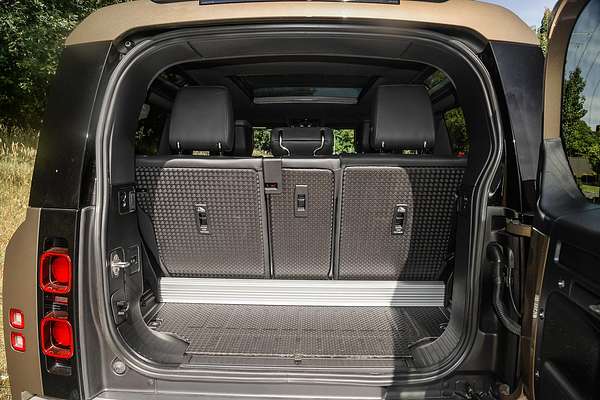 2022 Land Rover Defender 90 D250 S L663