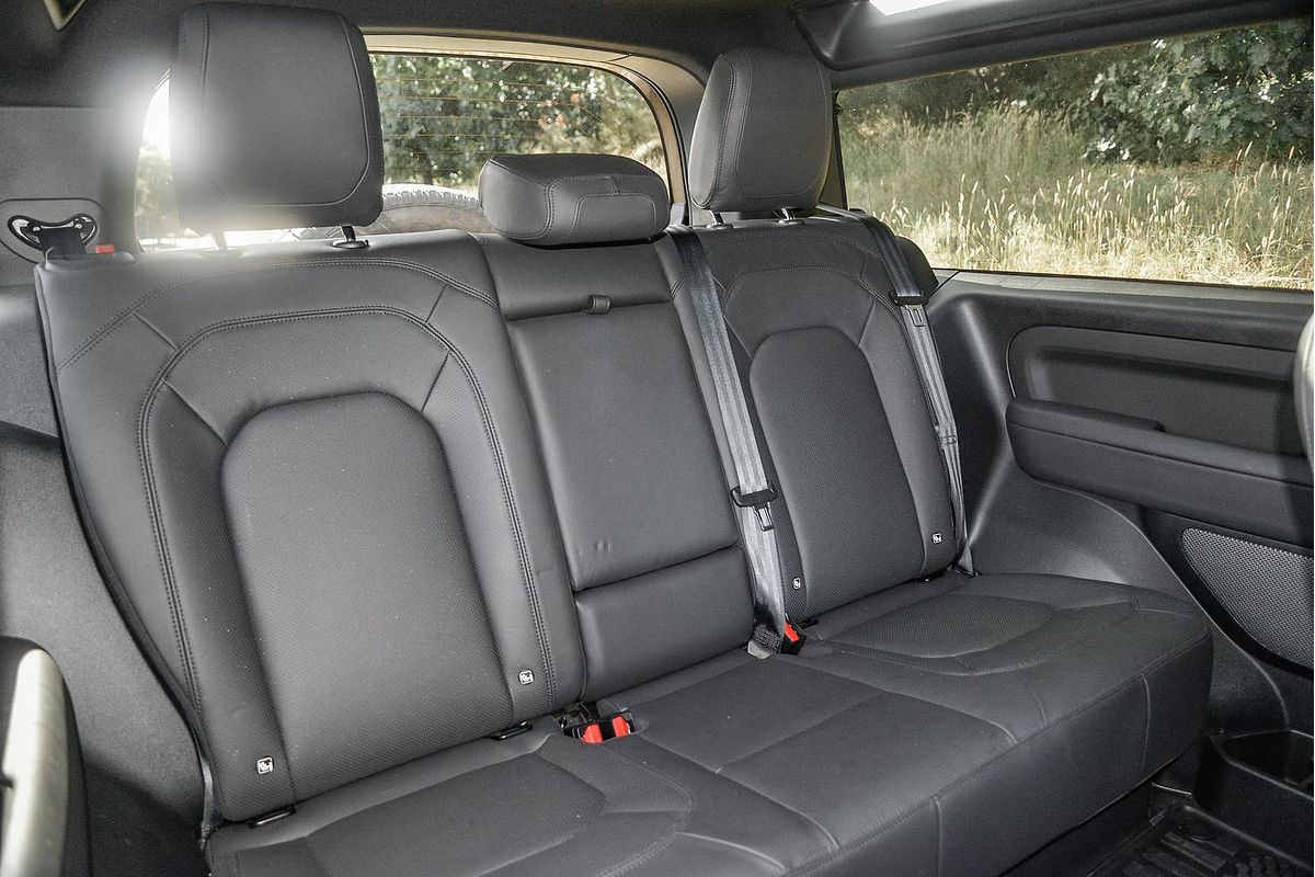 2022 Land Rover Defender 90 D250 S L663