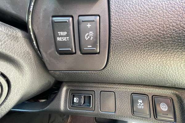 2020 Nissan Navara ST D23 4X4