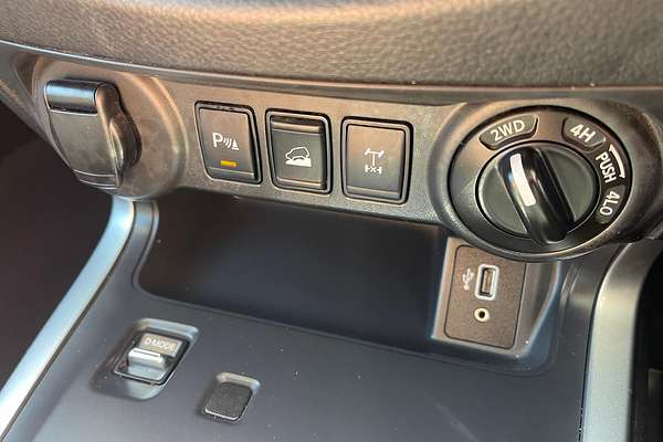 2020 Nissan Navara ST D23 4X4