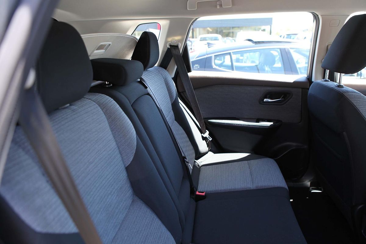 2024 Nissan X-TRAIL ST T33