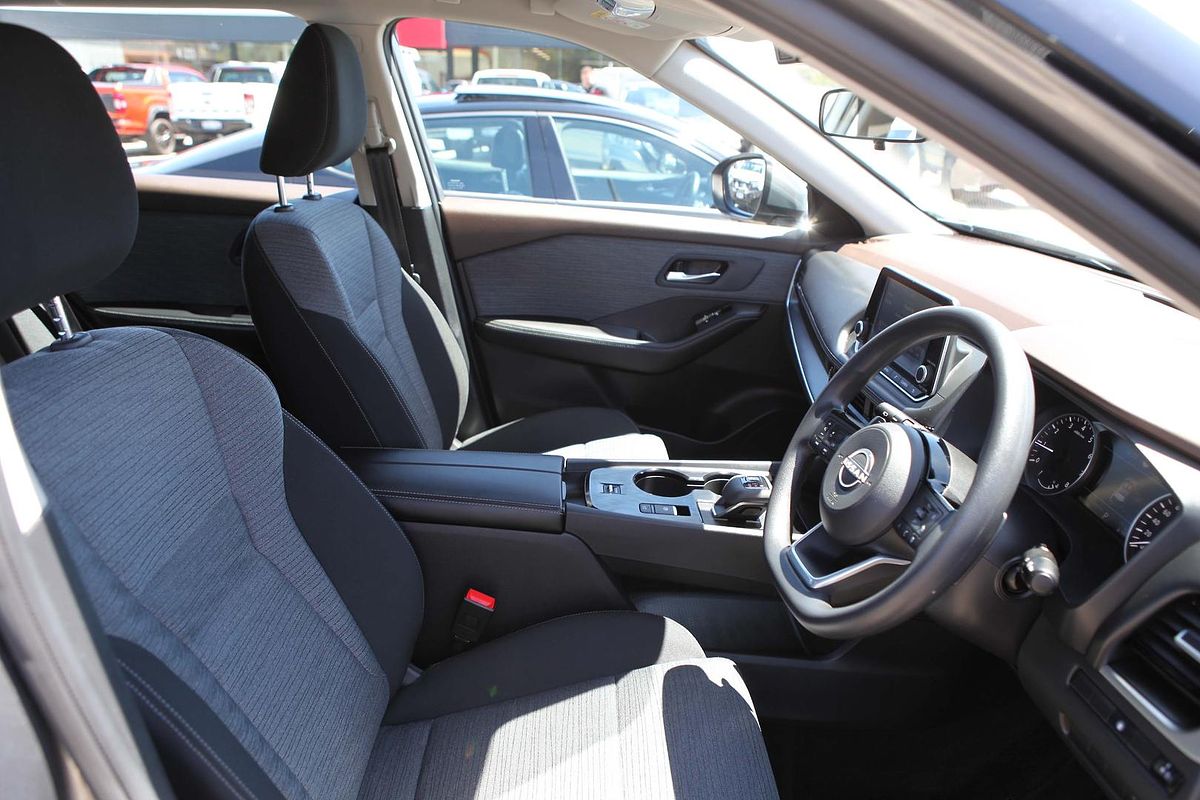 2024 Nissan X-TRAIL ST T33