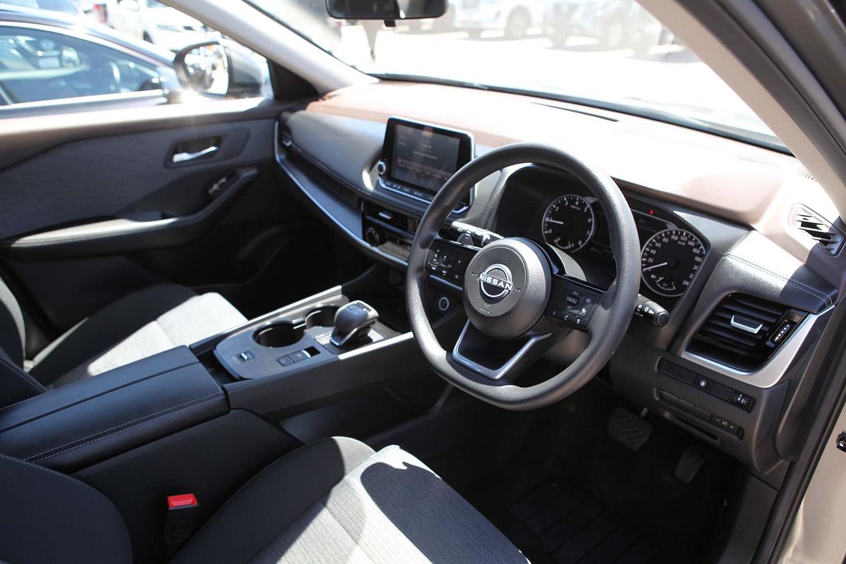 2024 Nissan X-TRAIL ST T33