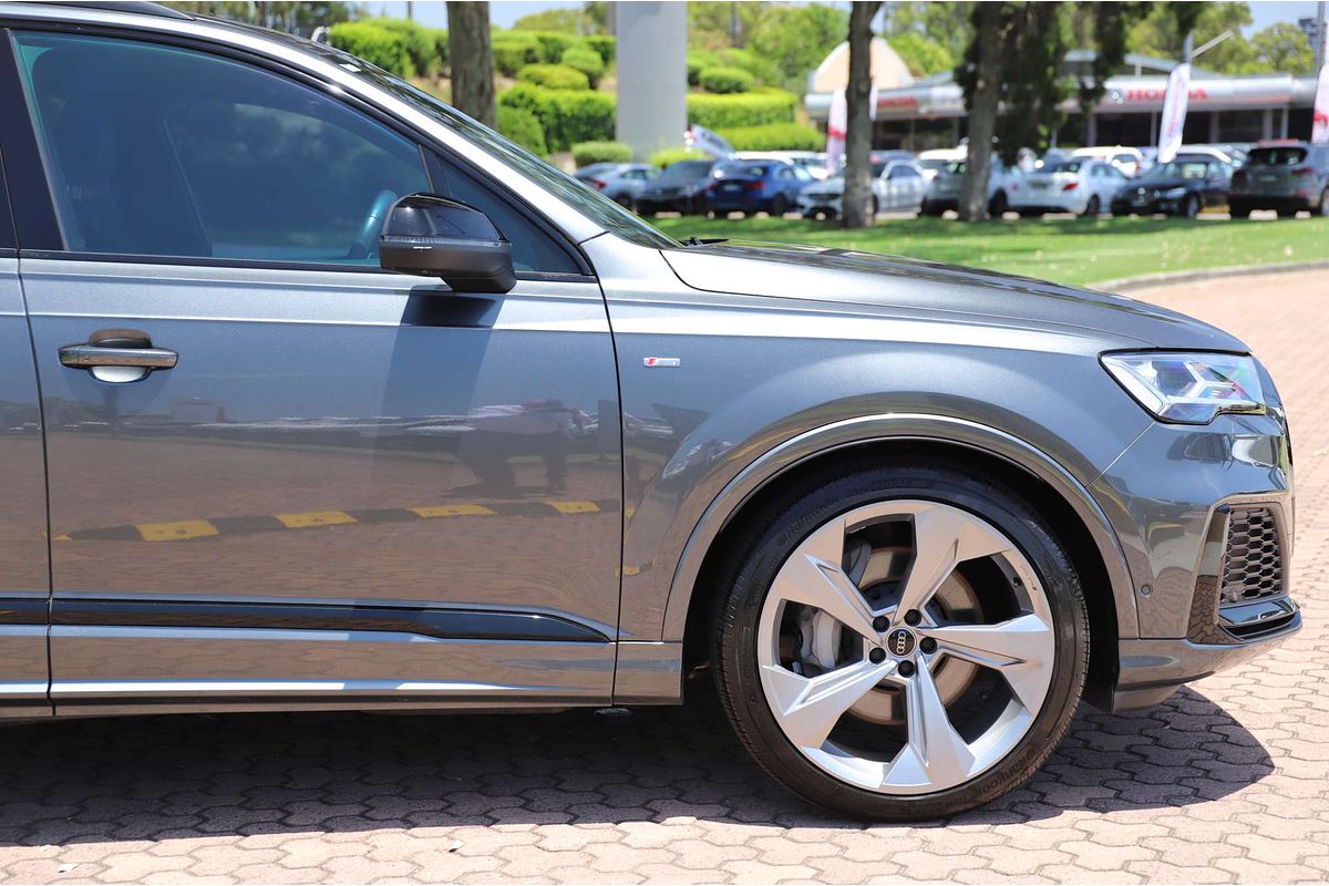 2022 Audi Q7 50 TDI S line 4M