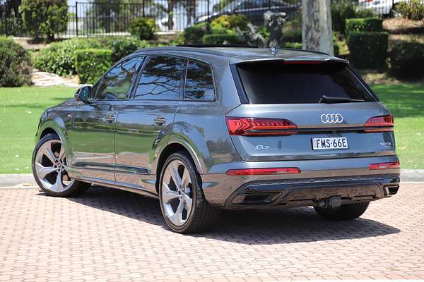 2022 Audi Q7 50 TDI S line 4M