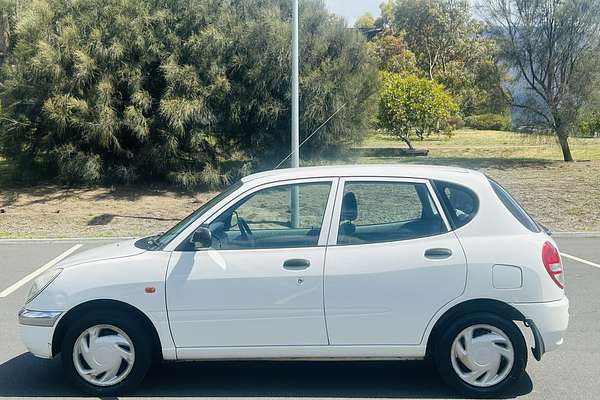 2001 Daihatsu Sirion M100RS