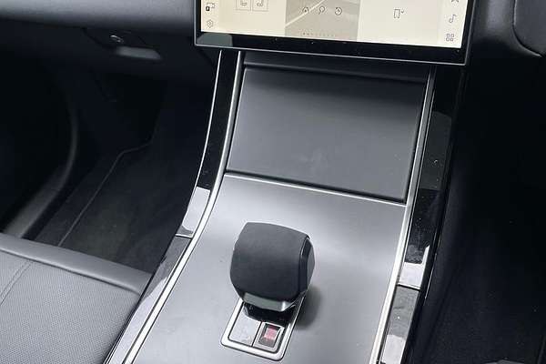 2024 Land Rover Range Rover Velar PHEV P400e Dynamic SE L560