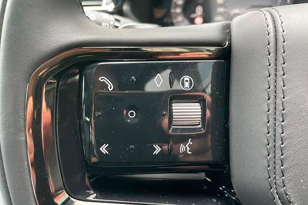 2024 Land Rover Range Rover Velar PHEV P400e Dynamic SE L560