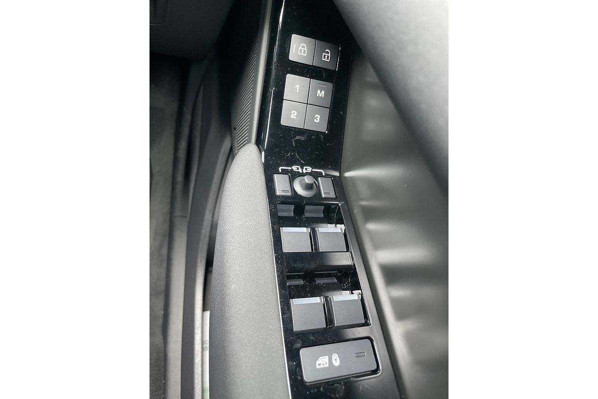 2024 Land Rover Range Rover Velar PHEV P400e Dynamic SE L560
