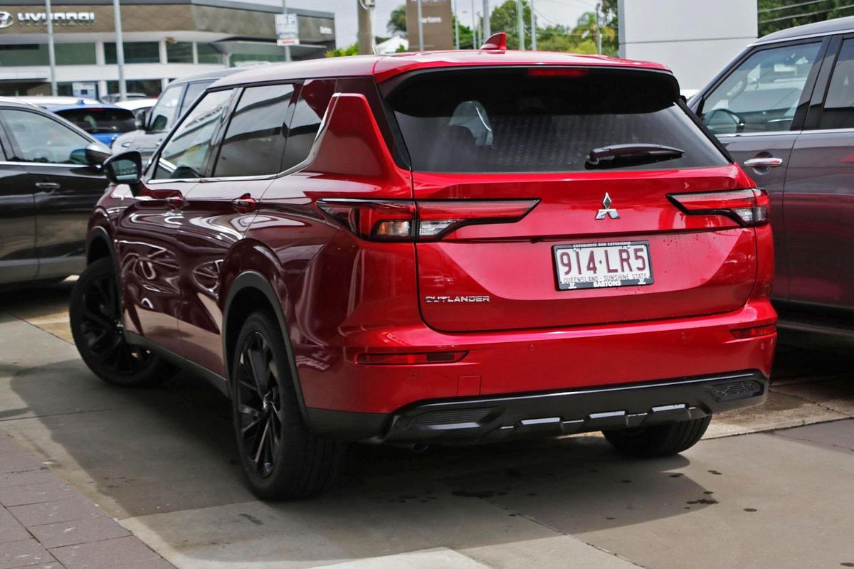 2024 Mitsubishi Outlander Black Edition ZM