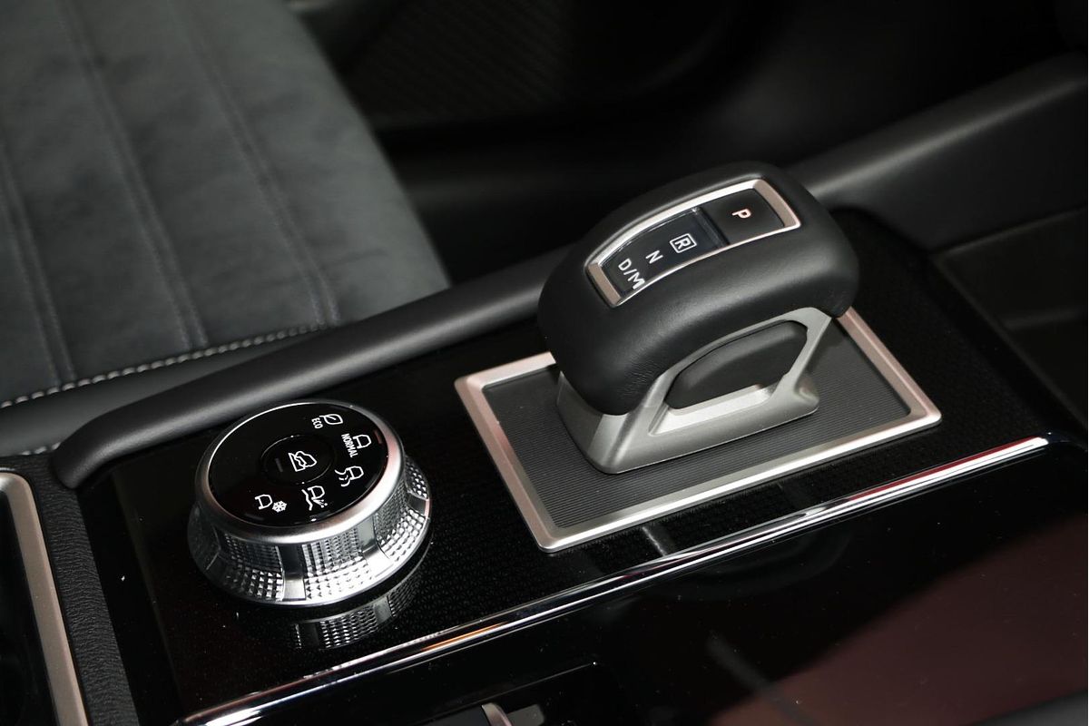 2024 Mitsubishi Outlander Black Edition ZM