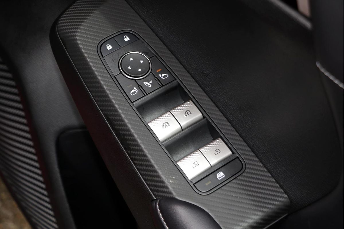 2024 Mitsubishi Outlander Black Edition ZM