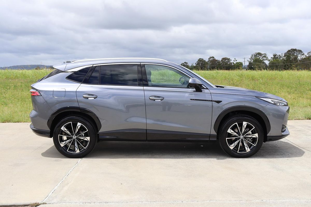 2024 MG HS Essence AS33