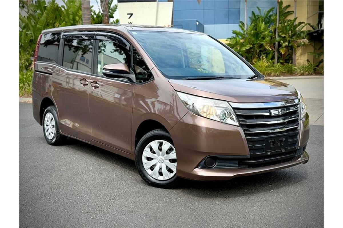 2015 Toyota Noah Welcab ZRR80