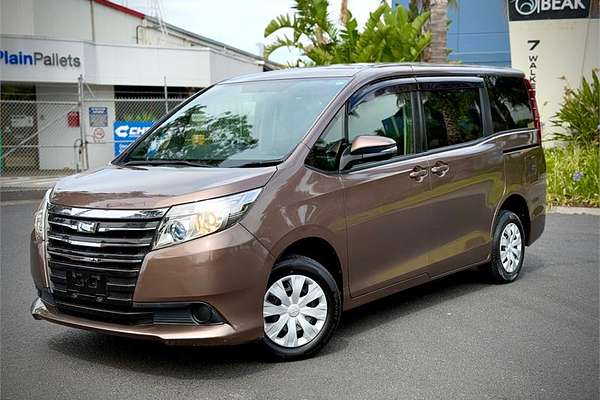 2015 Toyota Noah Welcab ZRR80