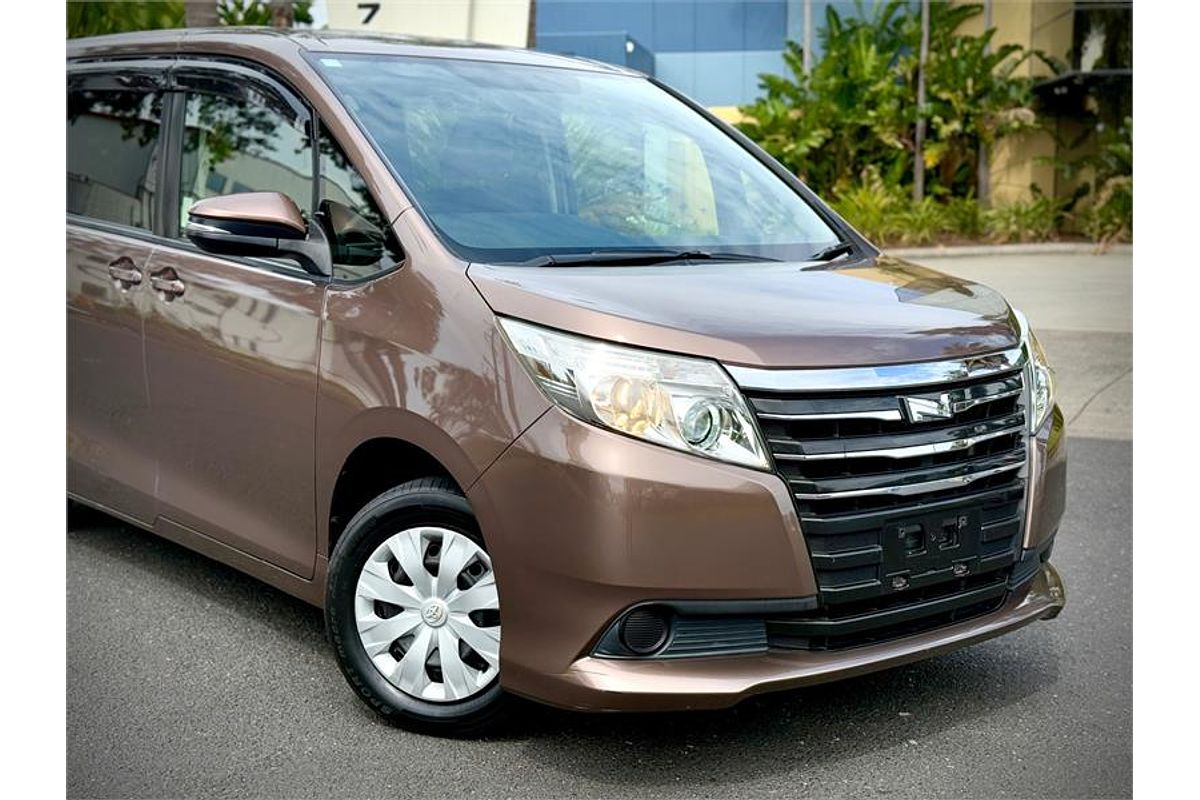 2015 Toyota Noah Welcab ZRR80
