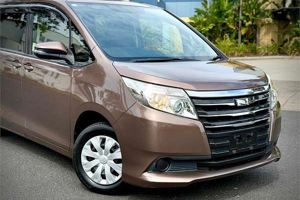 2015 Toyota Noah Welcab ZRR80