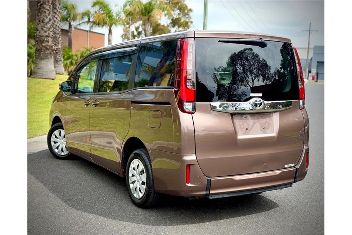 2015 Toyota Noah Welcab ZRR80