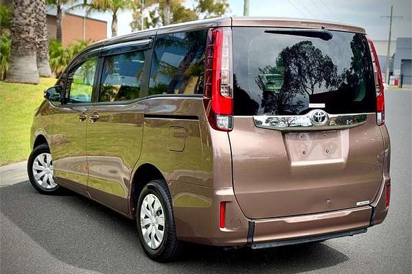 2015 Toyota Noah Welcab ZRR80
