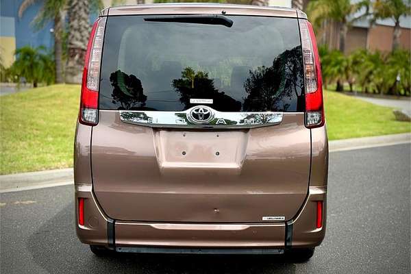 2015 Toyota Noah Welcab ZRR80