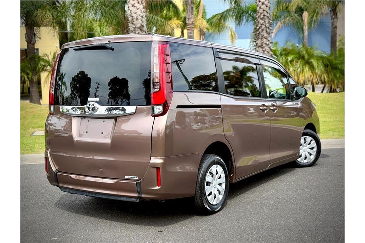 2015 Toyota Noah Welcab ZRR80