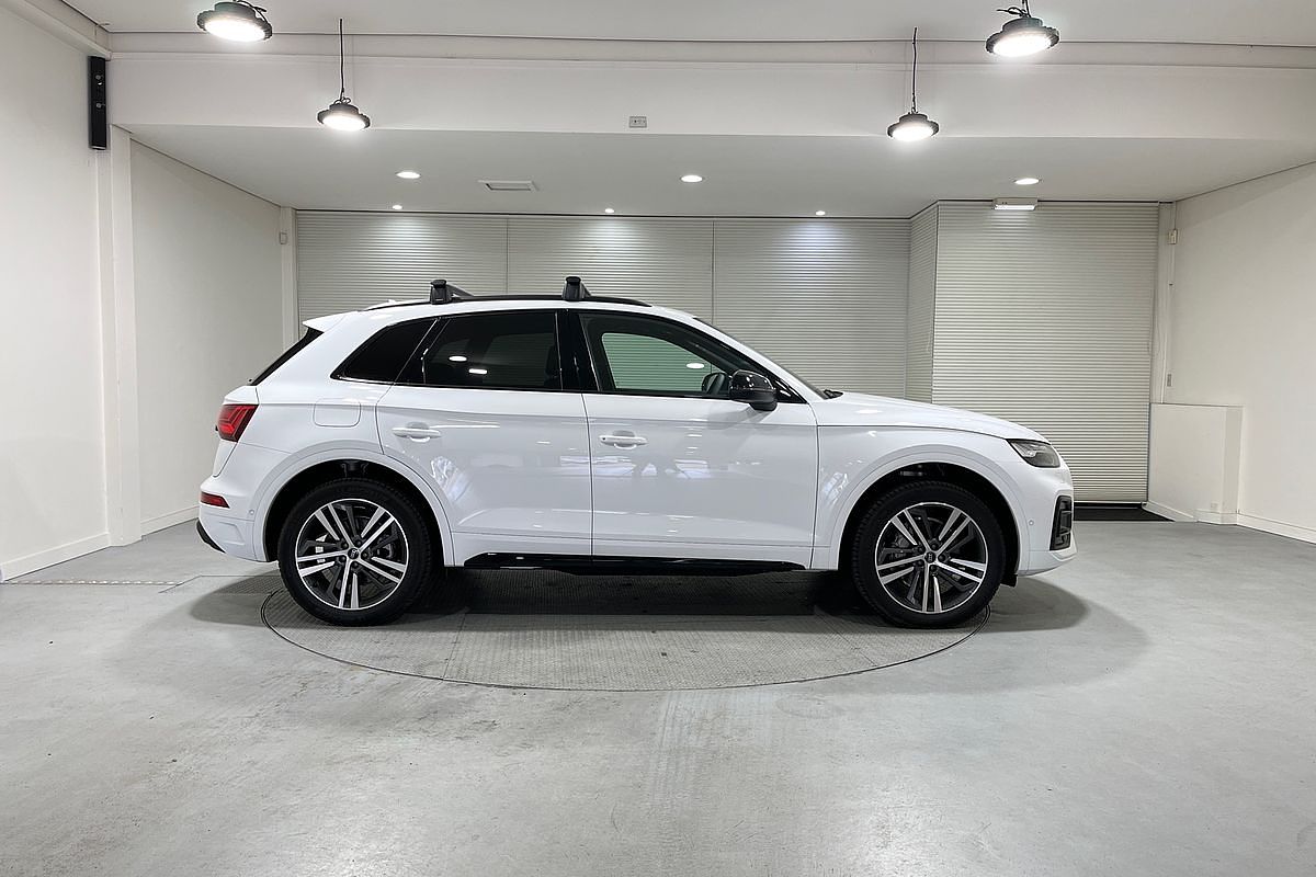 2024 Audi Q5 45 TFSI S Line FY