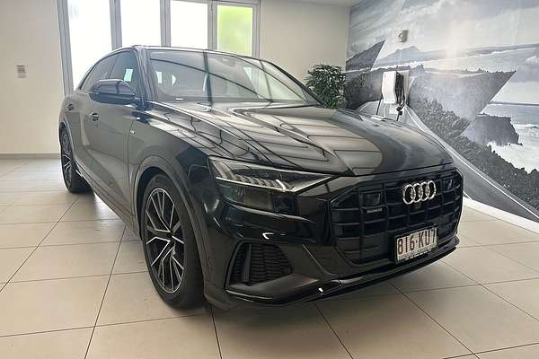 2023 Audi Q8 50 TDI S line F1