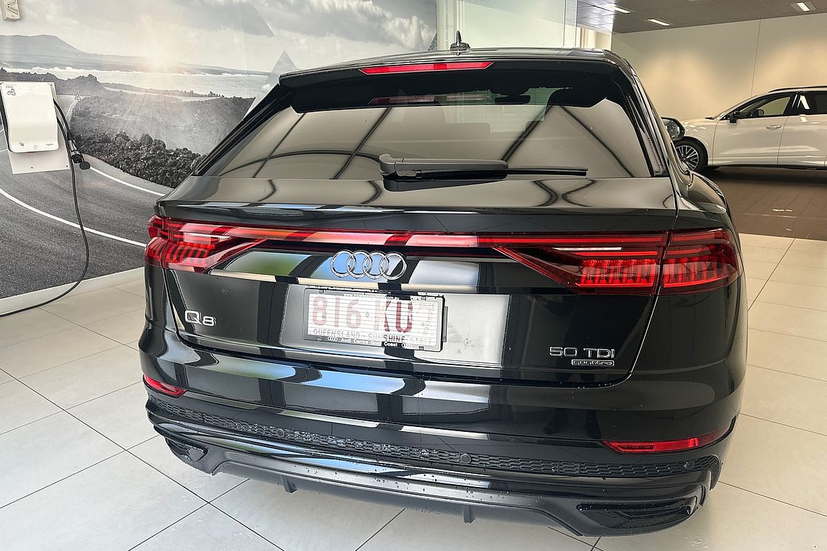 2023 Audi Q8 50 TDI S line F1