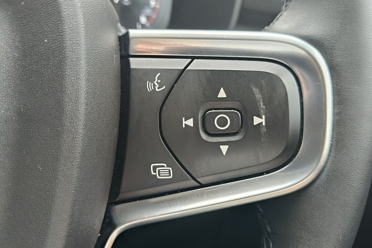2022 Volvo XC40 T4 Inscription
