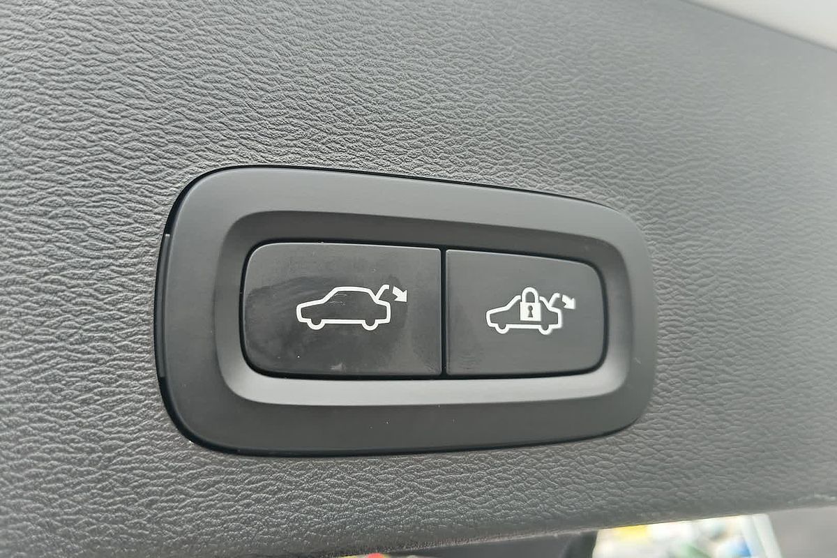 2022 Volvo XC40 T4 Inscription