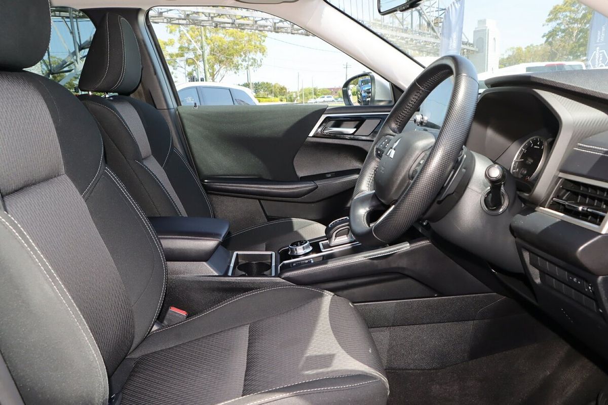 2022 Mitsubishi Outlander LS ZM
