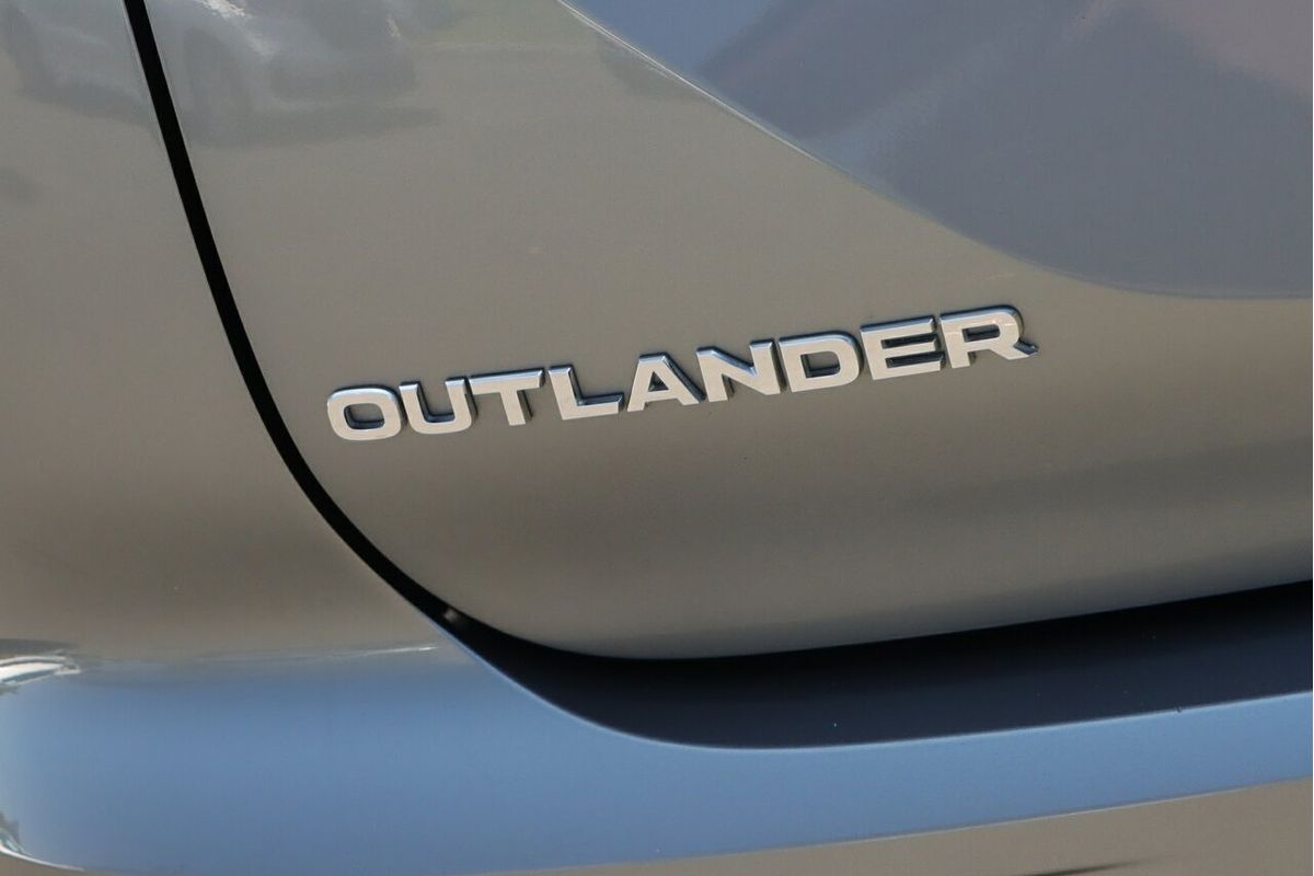 2022 Mitsubishi Outlander LS ZM