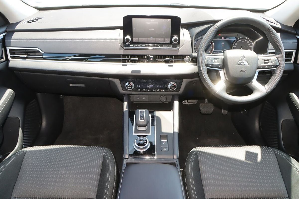 2021 Mitsubishi Outlander ES ZM