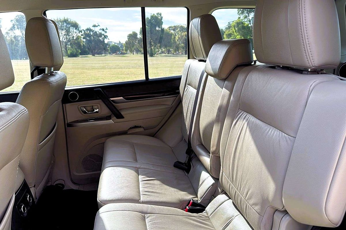 2014 Mitsubishi Pajero Exceed NW
