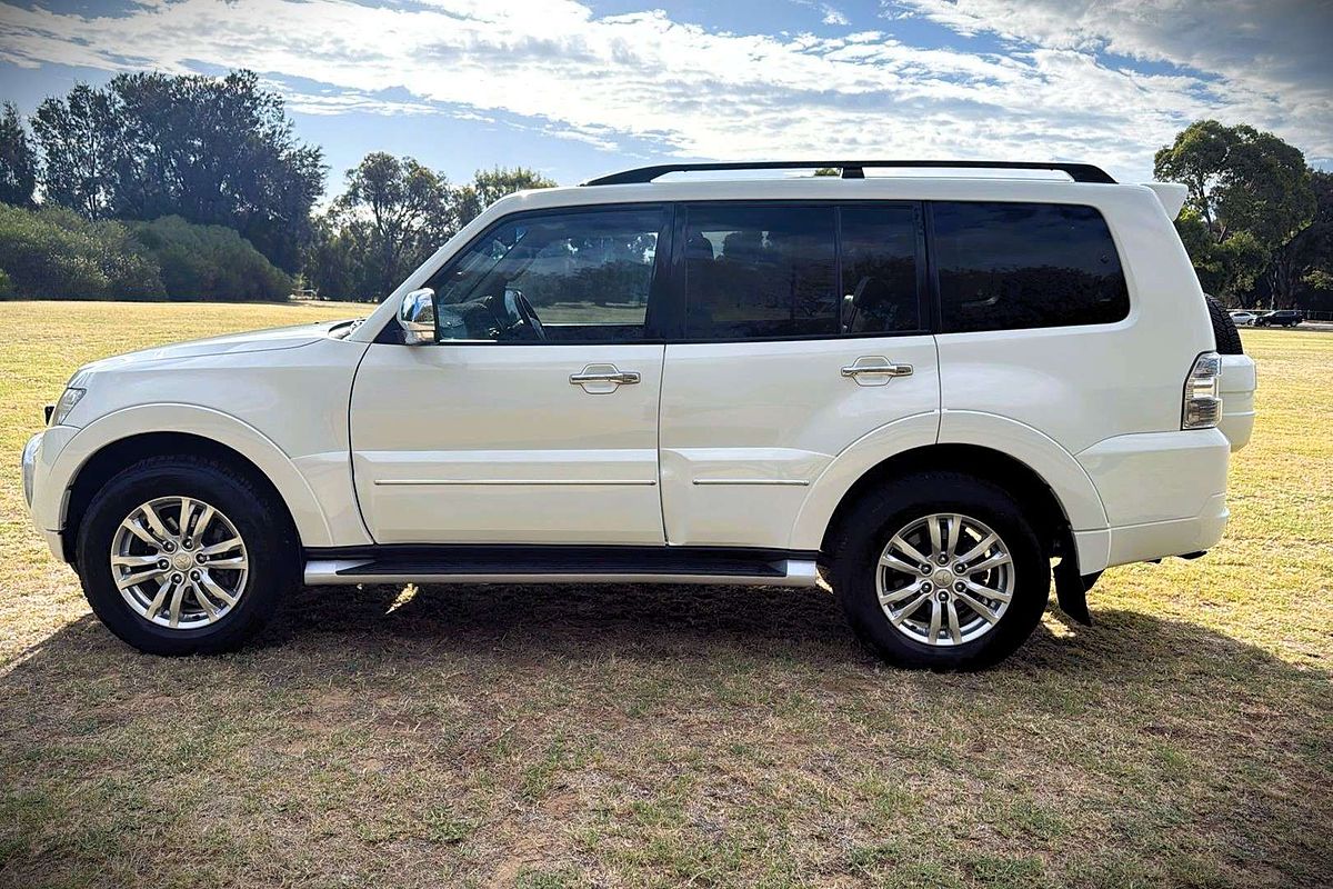 2014 Mitsubishi Pajero Exceed NW