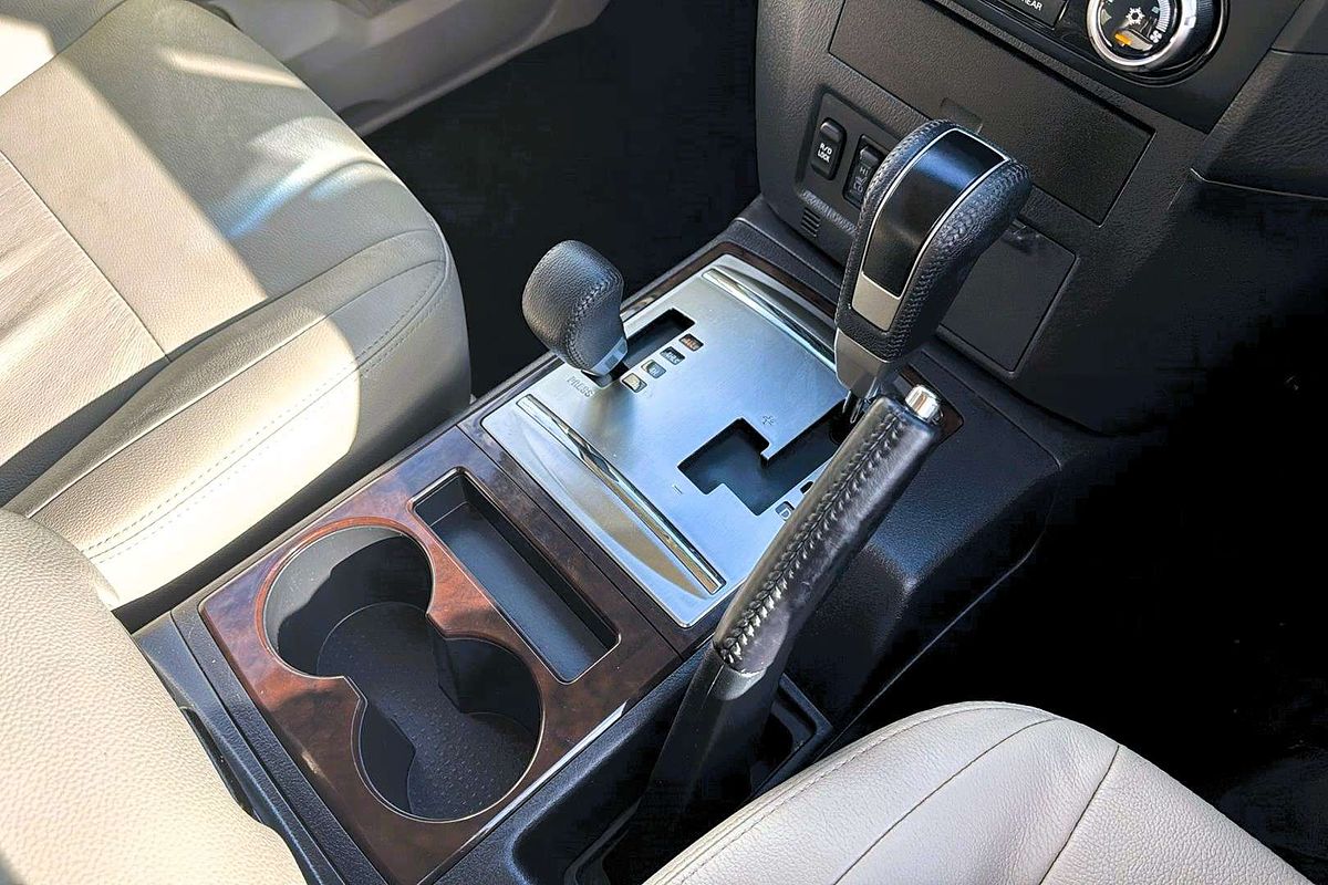 2014 Mitsubishi Pajero Exceed NW