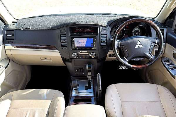 2014 Mitsubishi Pajero Exceed NW